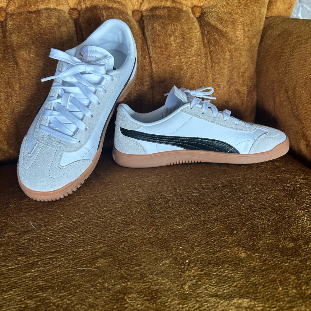 Puma White and Black Sneakers